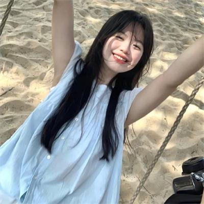 男爵的同桌小女生